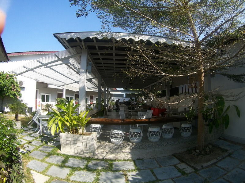 Hotel Langkawi Chantique à Pantai Cenang  Extérieur photo