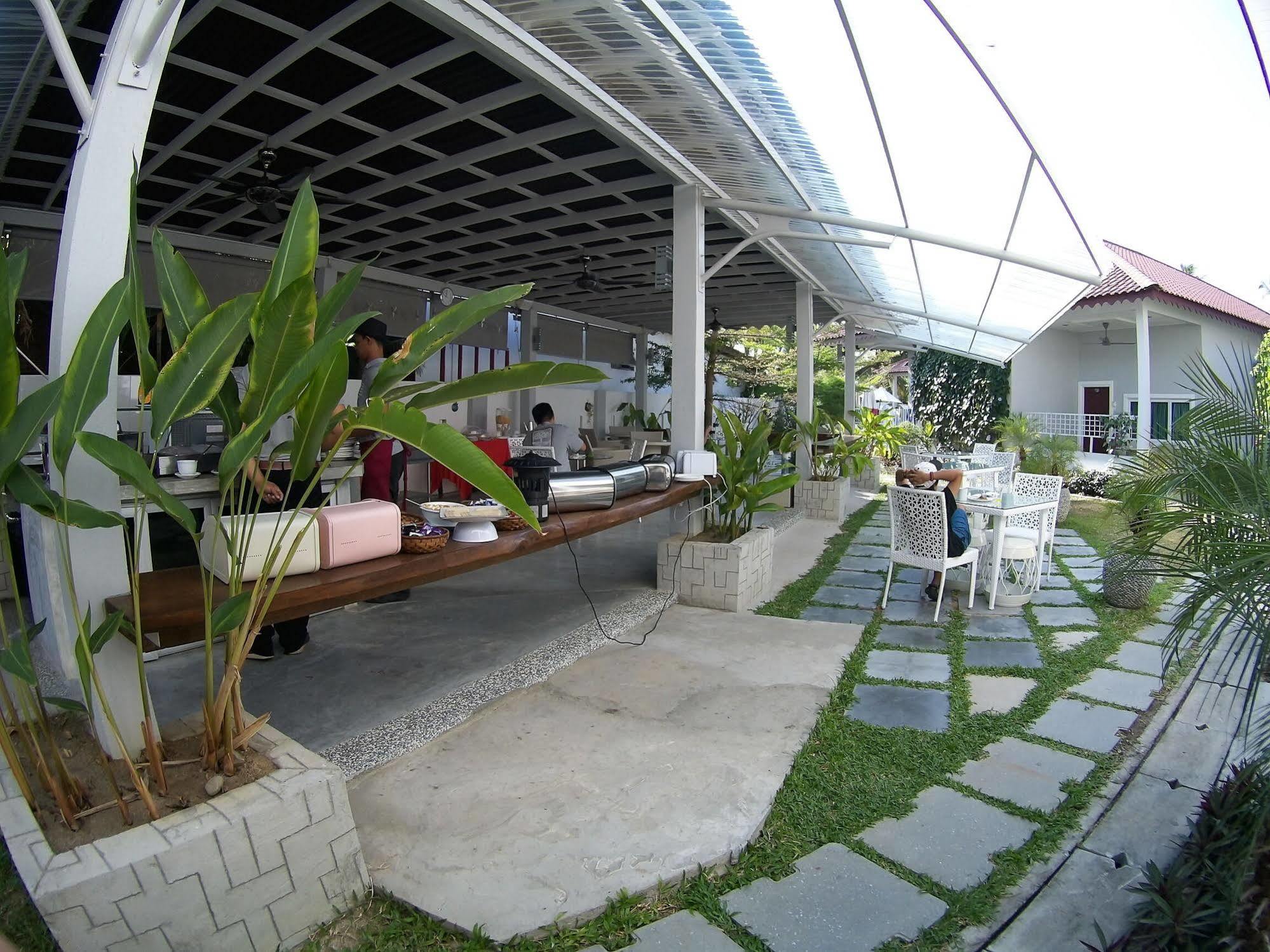 Hotel Langkawi Chantique à Pantai Cenang  Extérieur photo