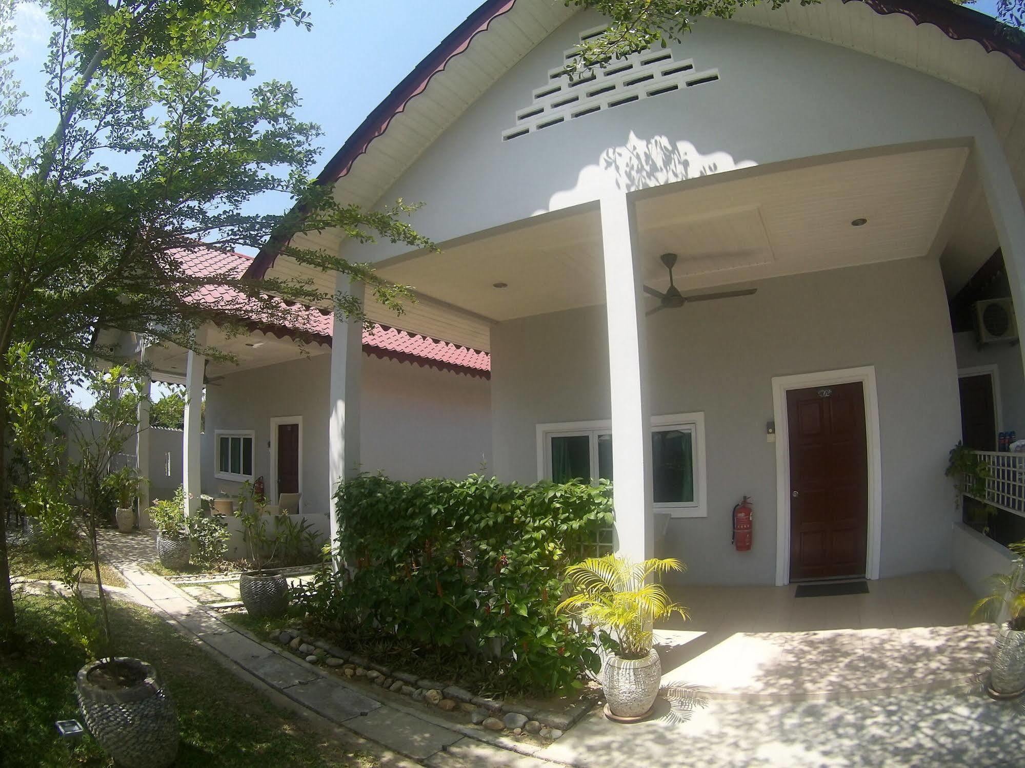 Hotel Langkawi Chantique à Pantai Cenang  Extérieur photo